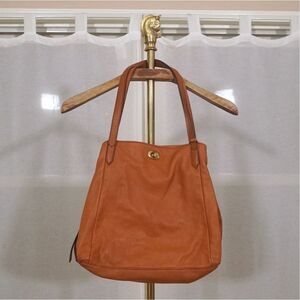 Margot British Tan Leather Shoulder Bag